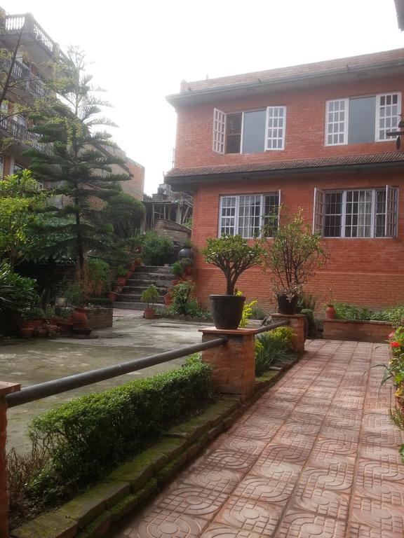 Pradhan House - Home Stay With Garden บักตะปูร์ ภายนอก รูปภาพ