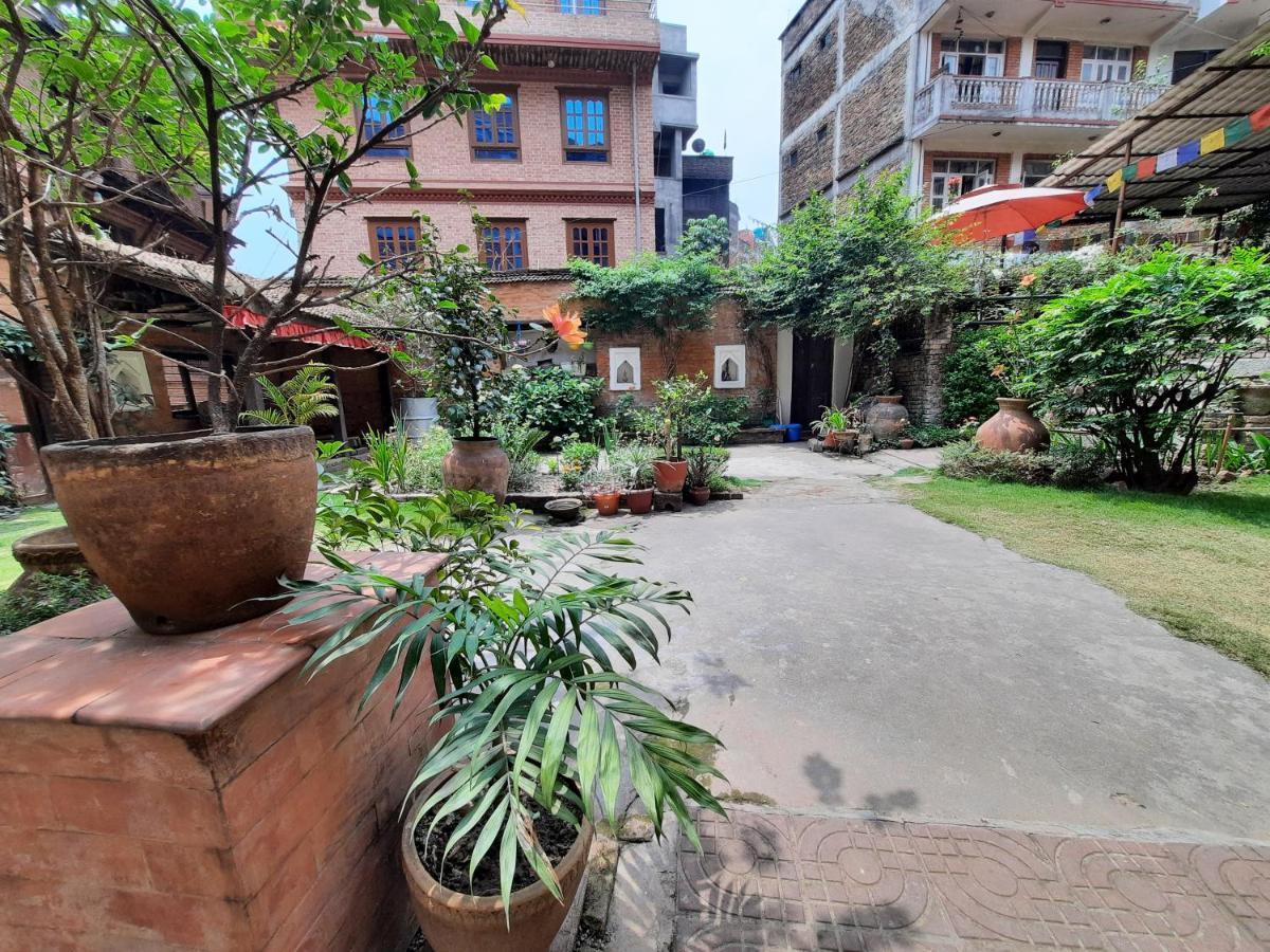 Pradhan House - Home Stay With Garden บักตะปูร์ ภายนอก รูปภาพ