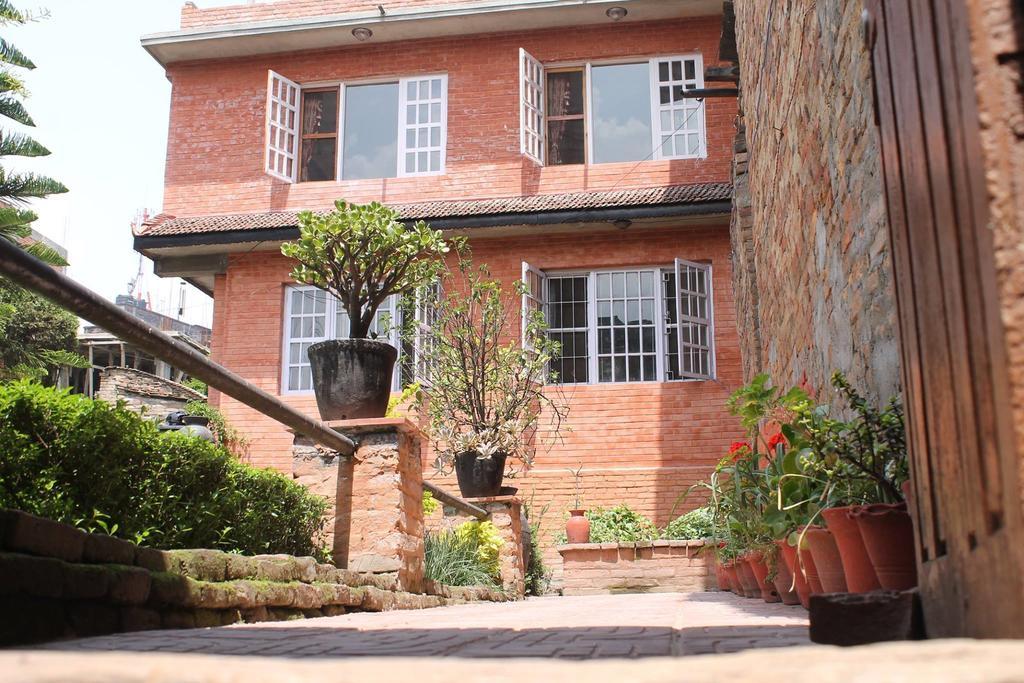 Pradhan House - Home Stay With Garden บักตะปูร์ ภายนอก รูปภาพ