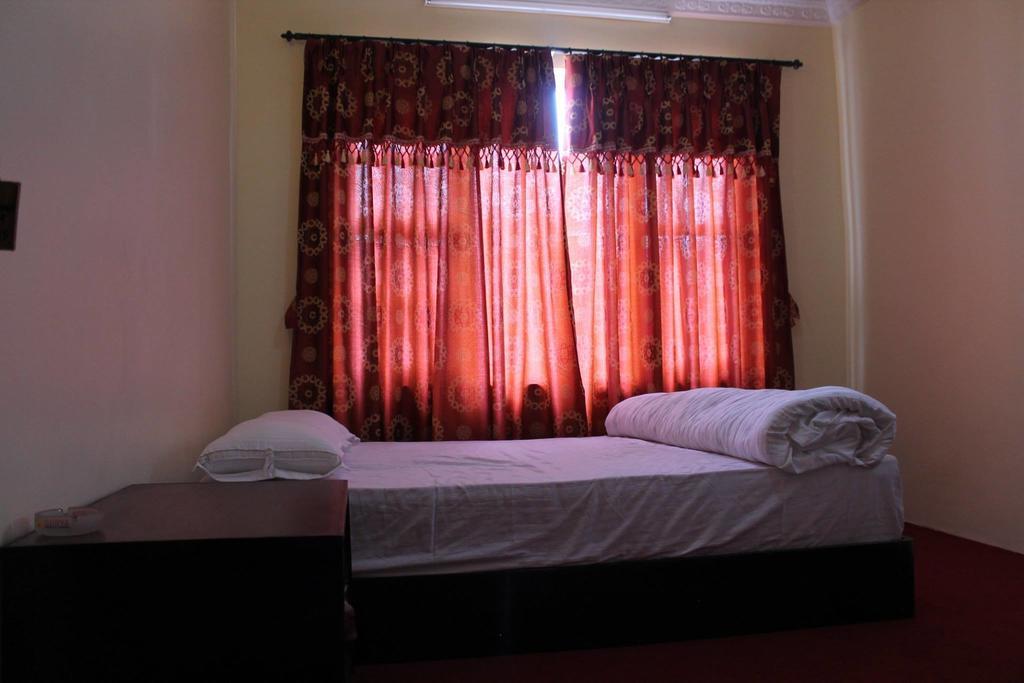 Pradhan House - Home Stay With Garden บักตะปูร์ ภายนอก รูปภาพ