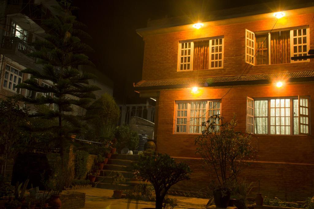 Pradhan House - Home Stay With Garden บักตะปูร์ ภายนอก รูปภาพ