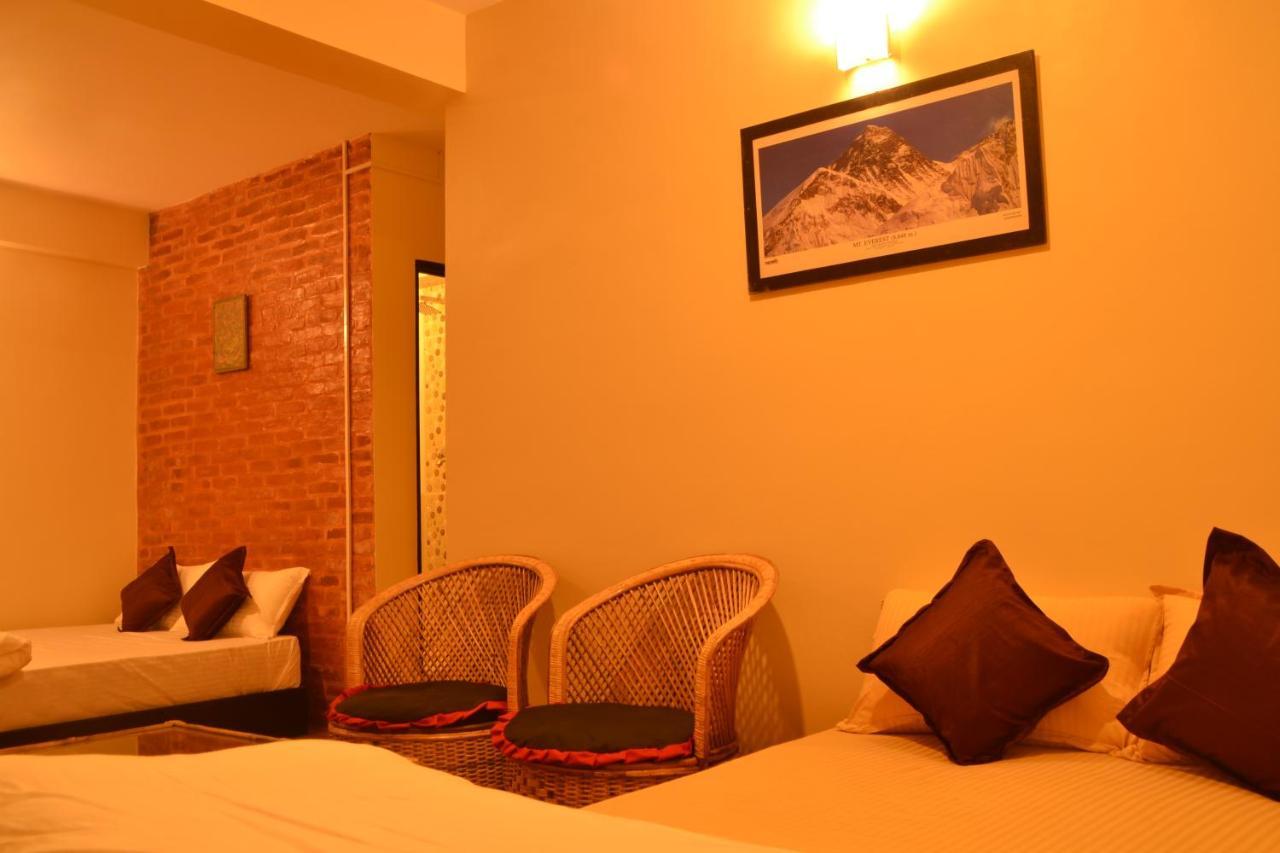 Pradhan House - Home Stay With Garden บักตะปูร์ ภายนอก รูปภาพ